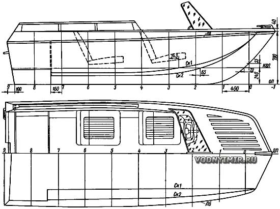 General view of a motorboat for large reservoirs