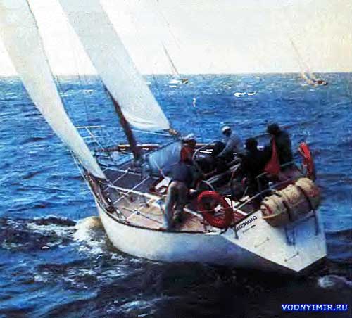 Крейсерско-гоночная яхта-однотонник «Марина»